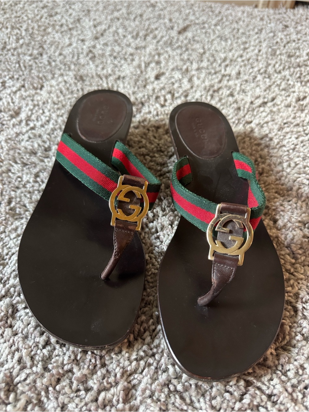 Gucci Brown Leather Thong Heel Sandals with Green & Red Straps and Gold GG